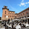 Foto: Vista con Tavoli - Piazza delle Erbe  (Mantova) - 3